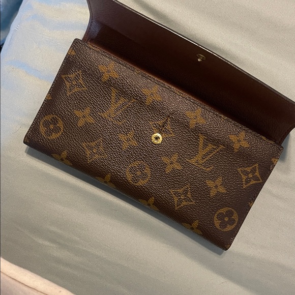 Authentic Louis Vuitton wallet - Picture 8 of 9